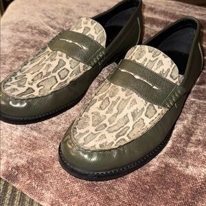 Mens size 11 green leather loafers